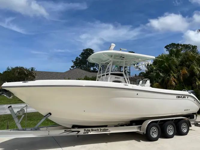 2015 Century 2901 Center Console