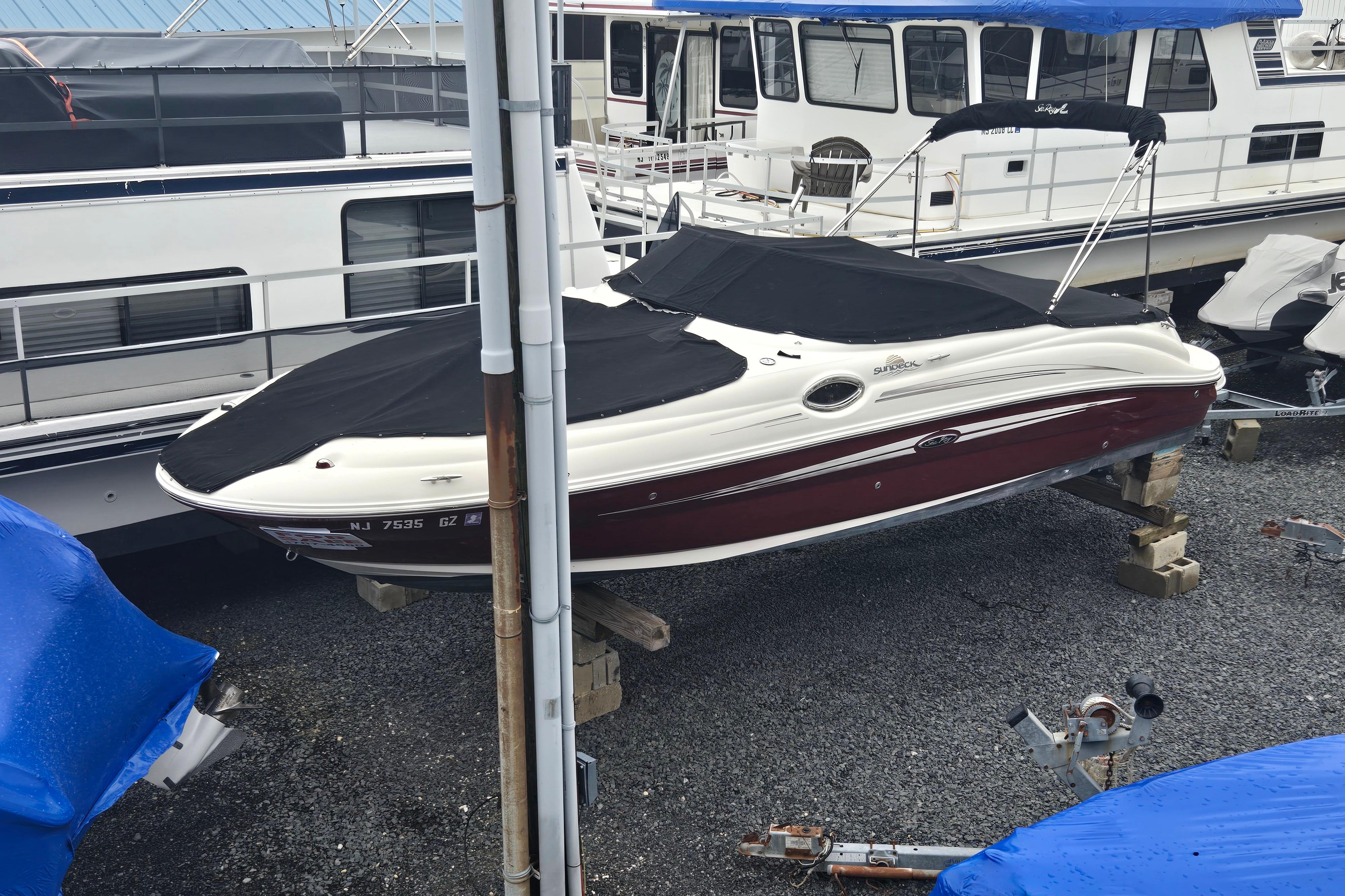 2007 Sea Ray 240 Sundeck
