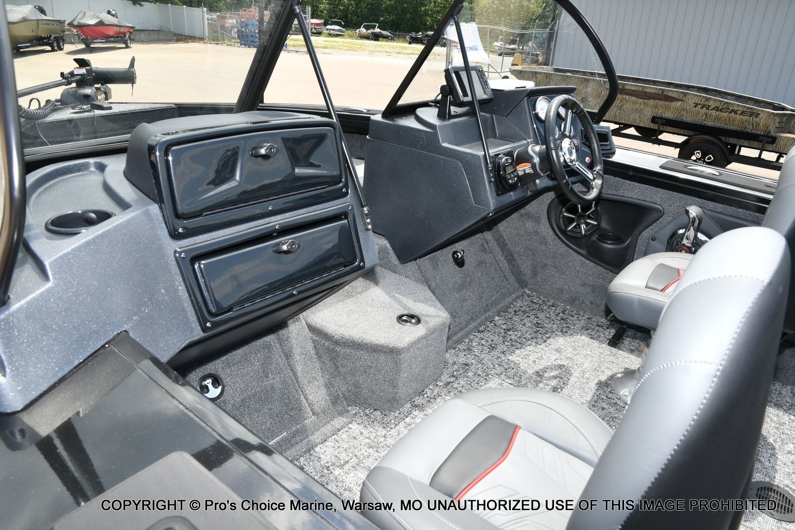 2026 Tracker Targa V-19 Combo - 32