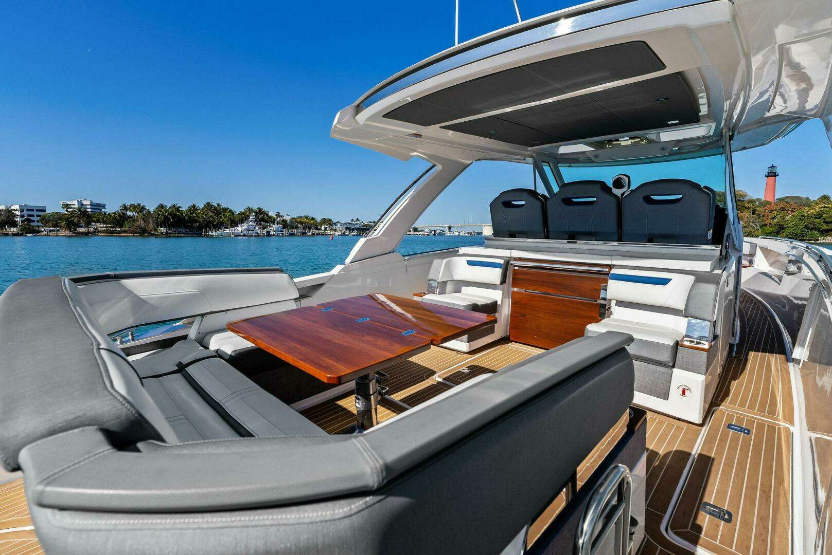 2019 Tiara Yachts 38 LS - Image 11