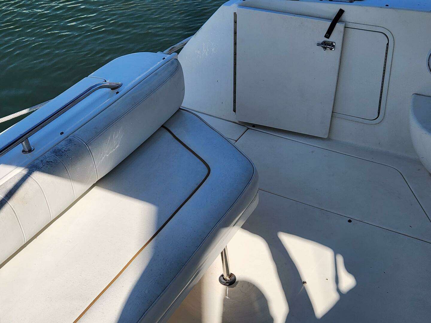 1998 Sea Ray Sundancer - Image 11