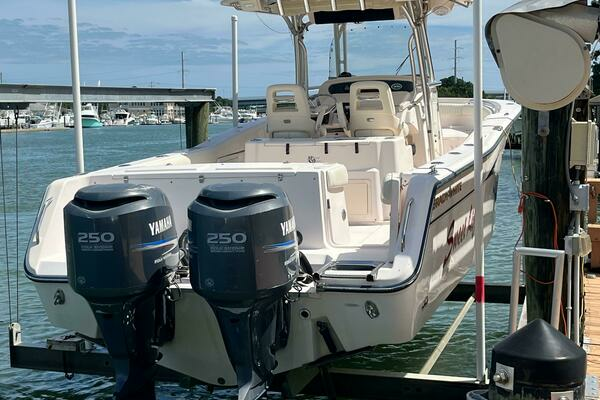 2007 Grady-White 306 Bimini
