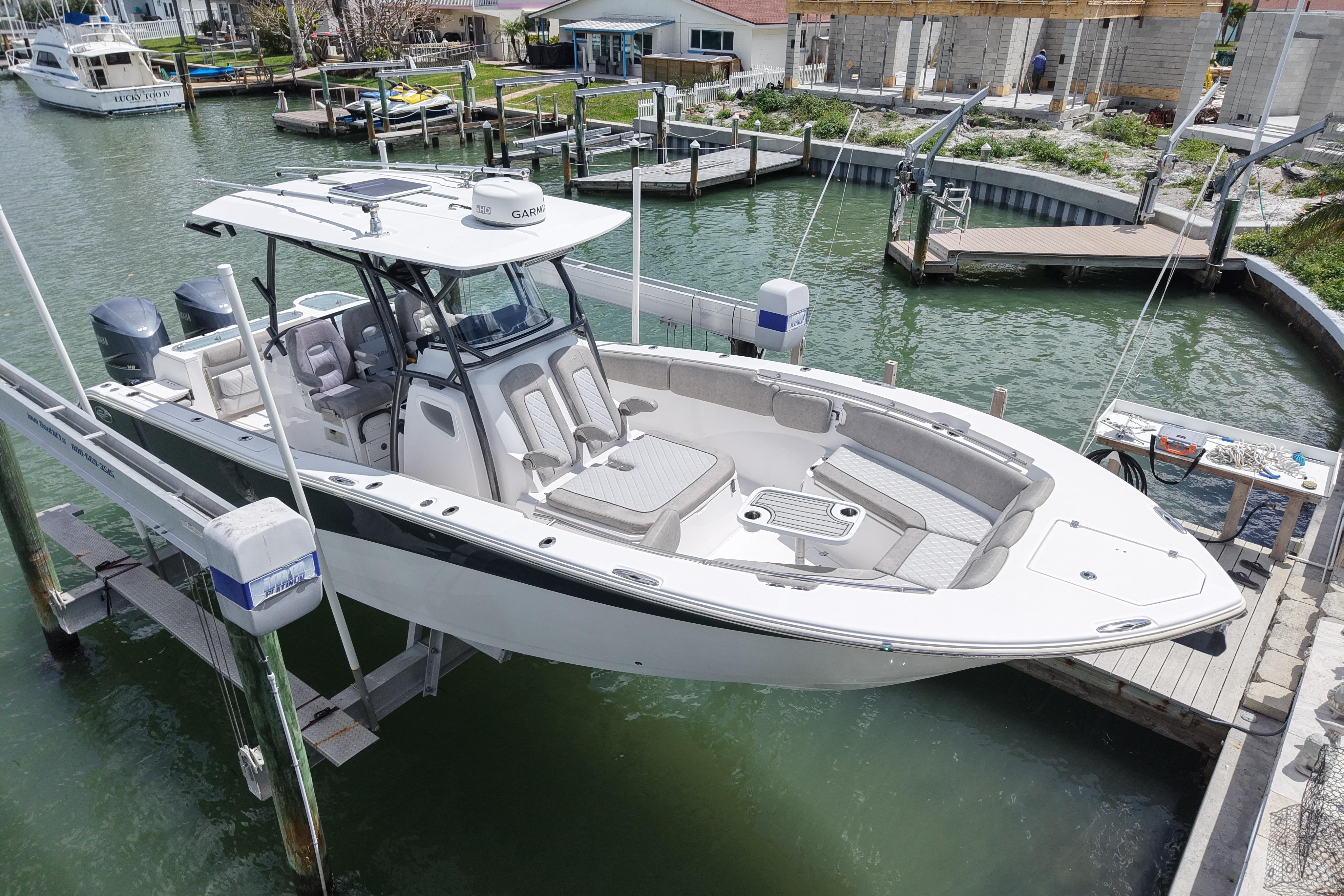 2019 Sea Fox 328 Commander