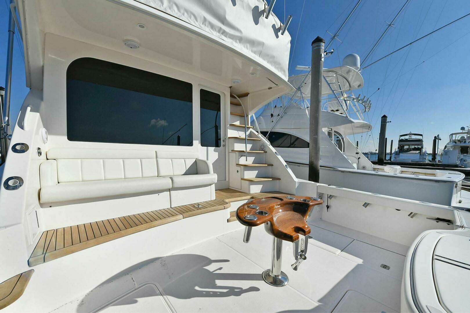 2015 Tiara Yachts 48 Convertible - Image 7