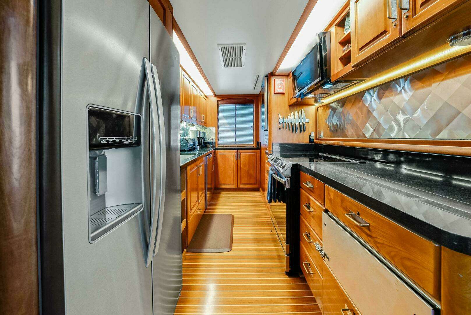 1986 Westport Christensen Cockpit - Image 6
