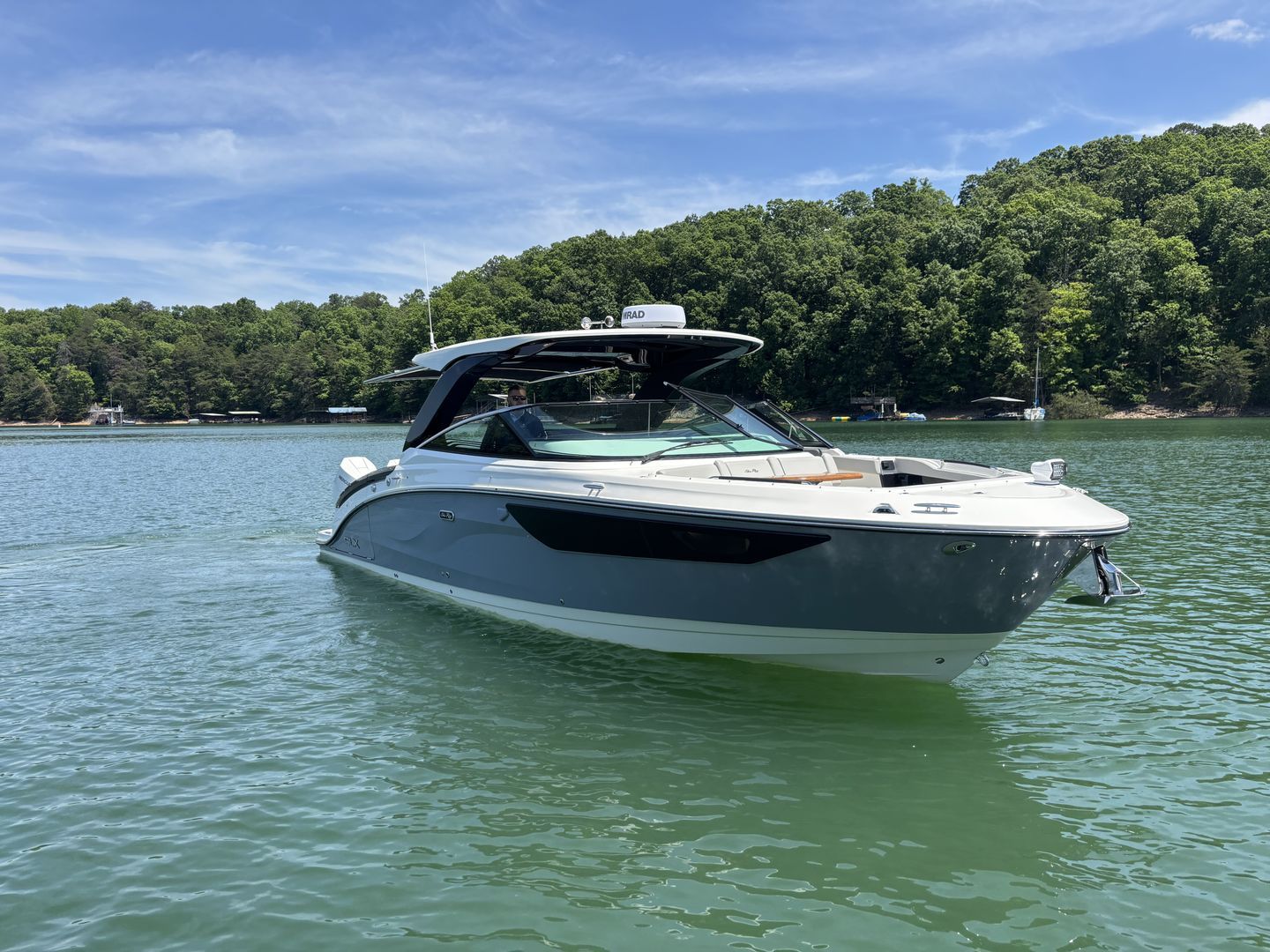 2026 Sea Ray SLX 360 Outboard