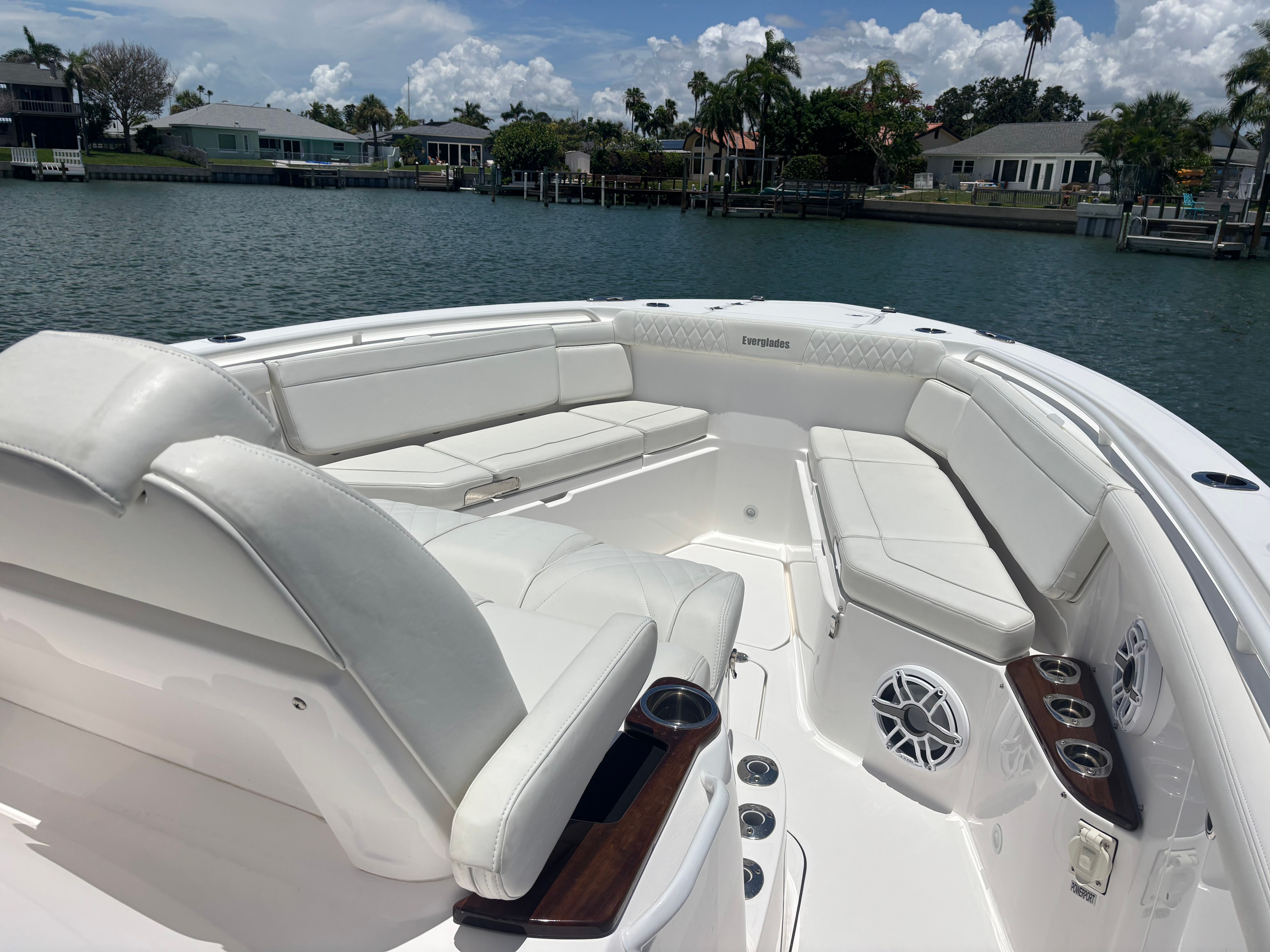 2023 EVERGLADES 395 CC - Image 43