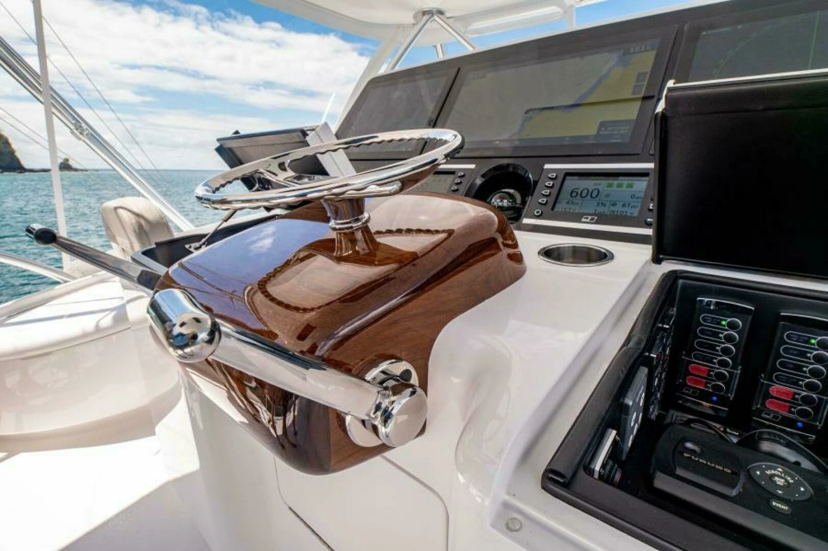 2023 Viking 64 Convertible - Image 42