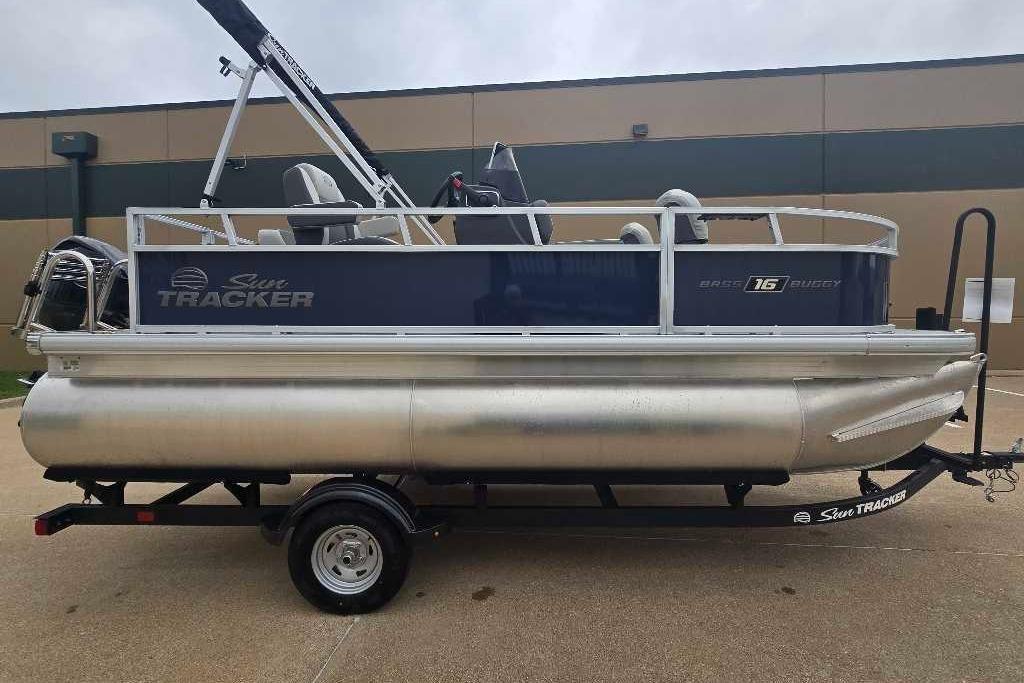 2026 Sun Tracker Bass Buggy 16 XL Select