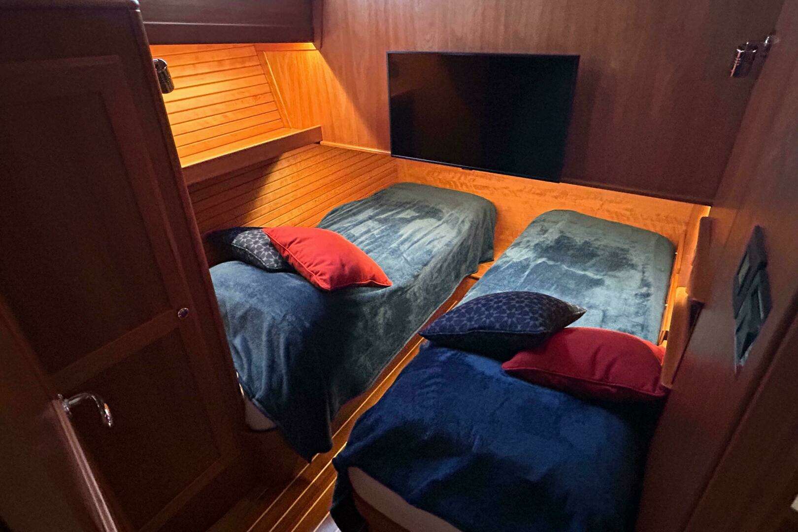 2022 Sabre 45 Salon Express - Image 43
