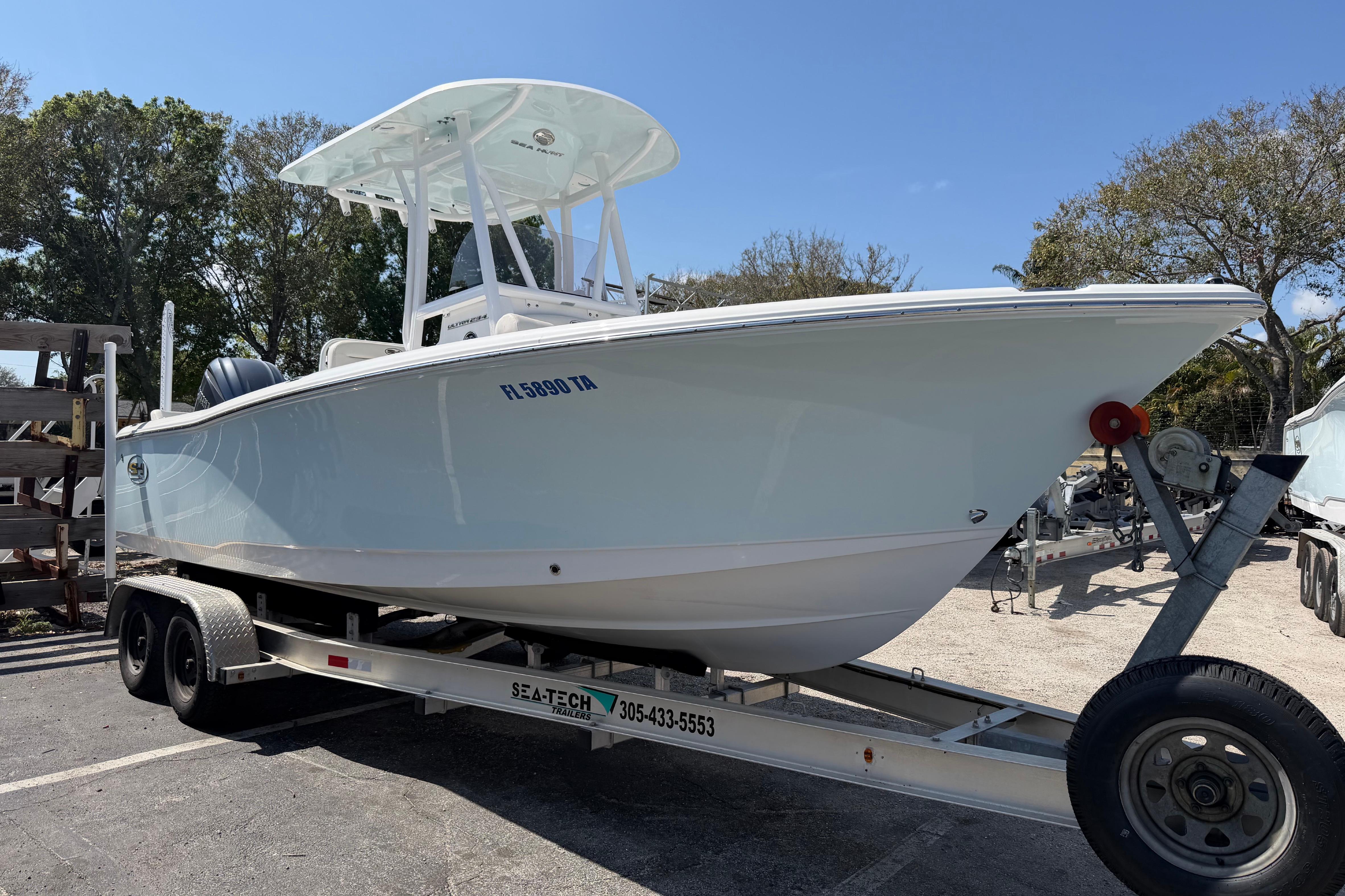 2021 Sea Hunt Ultra 234