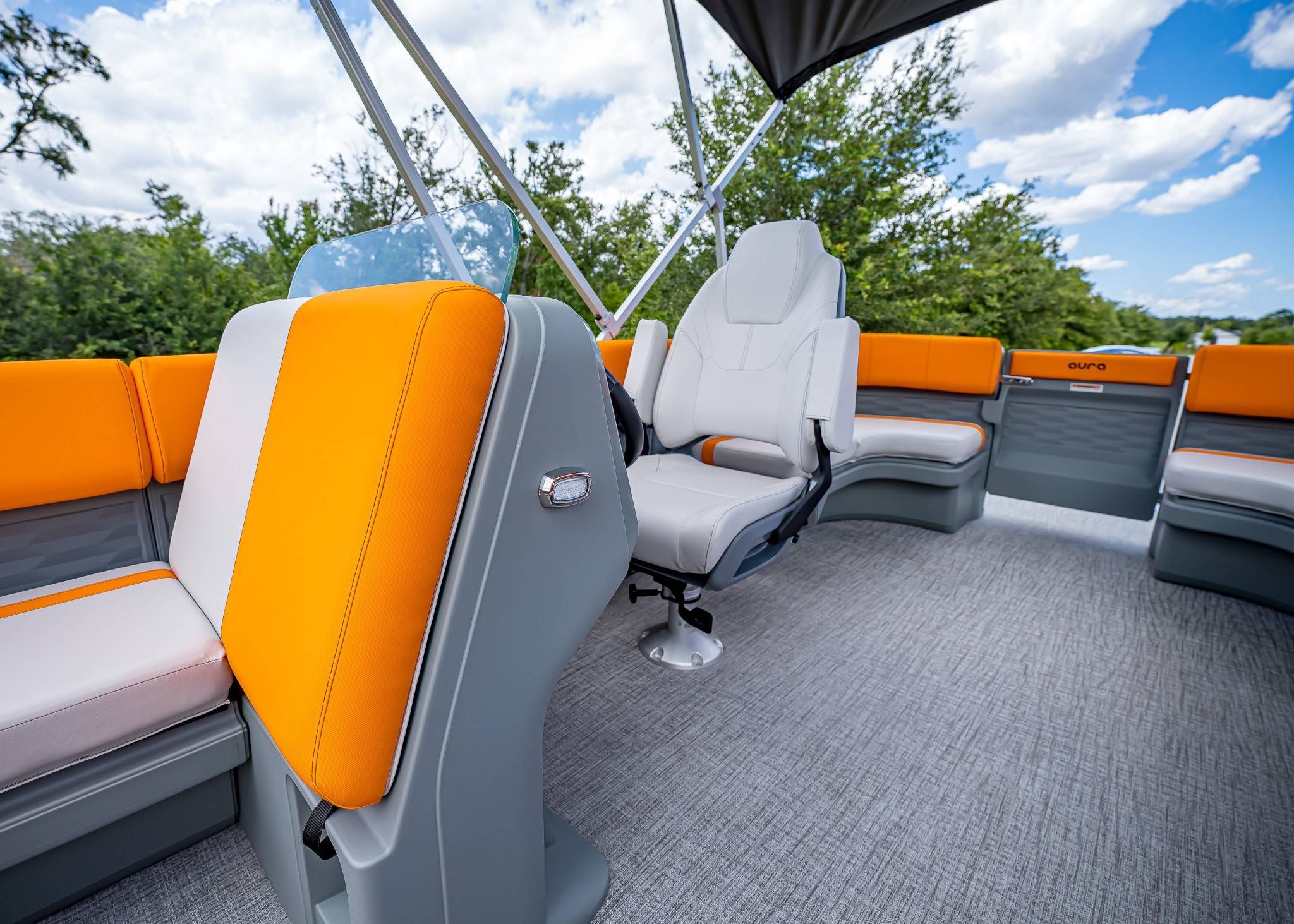 2025 Tahoe Pontoon Aura Quad Lounge - 11