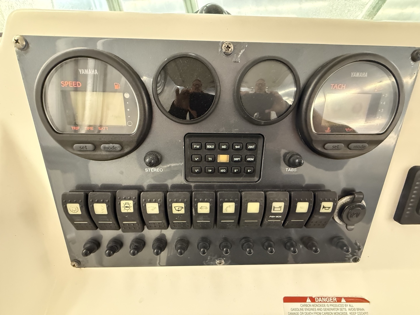 2005 Robalo R220 - Image 9