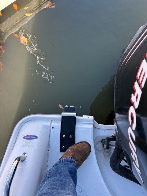 2006 Boston Whaler 240 Outrage - 25