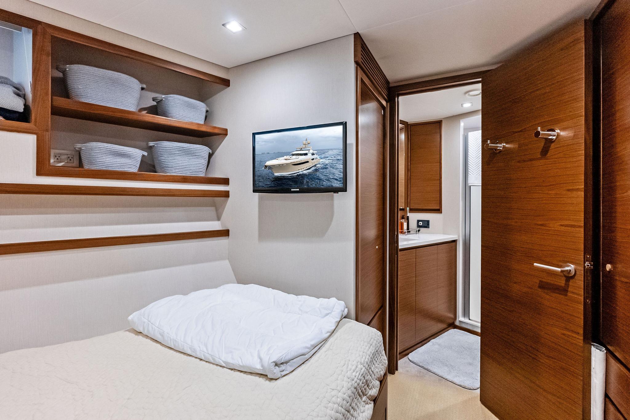 Crew cabin #2, portside view forward to head