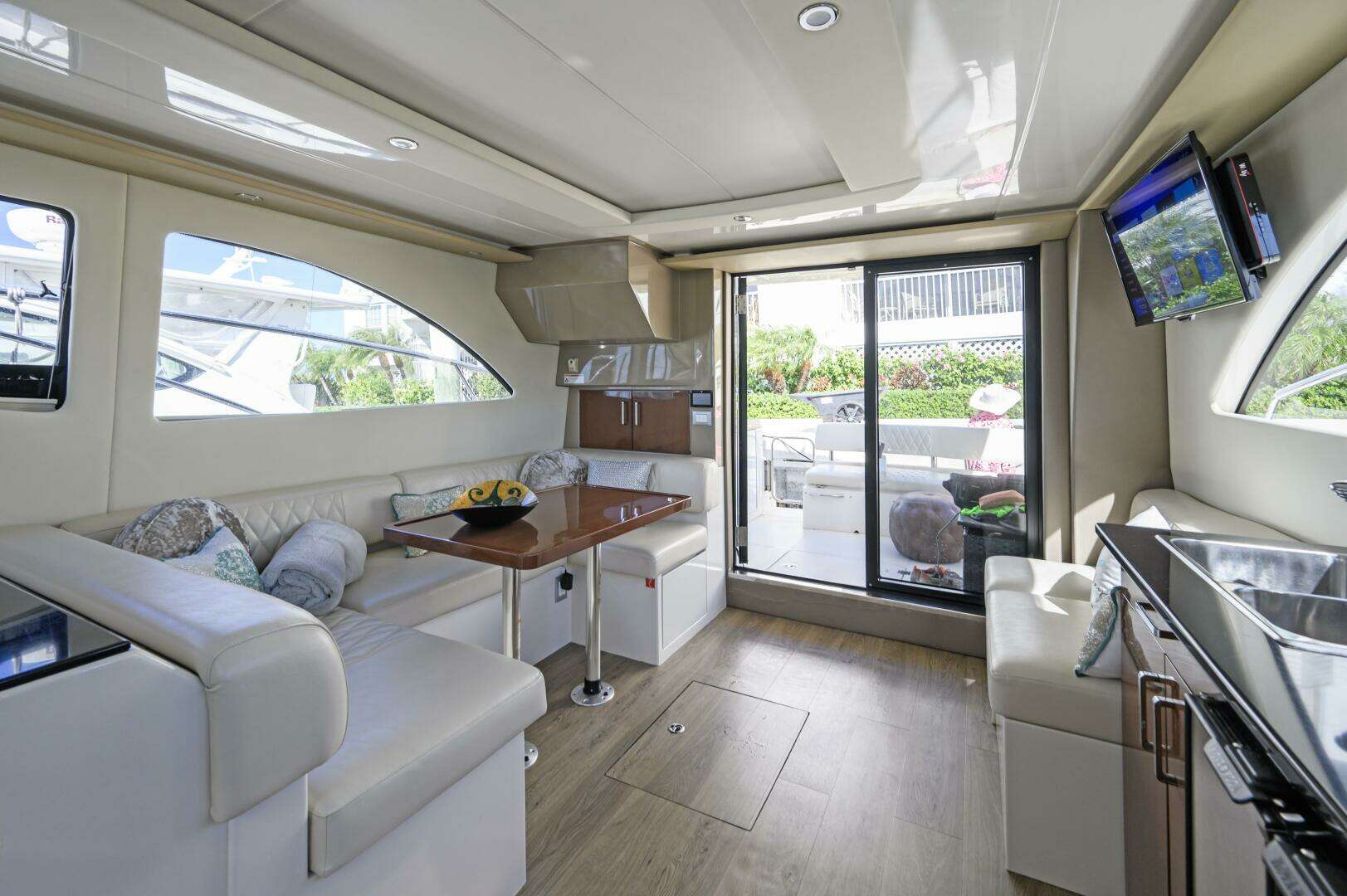 2017 Carver C40 - Image 24