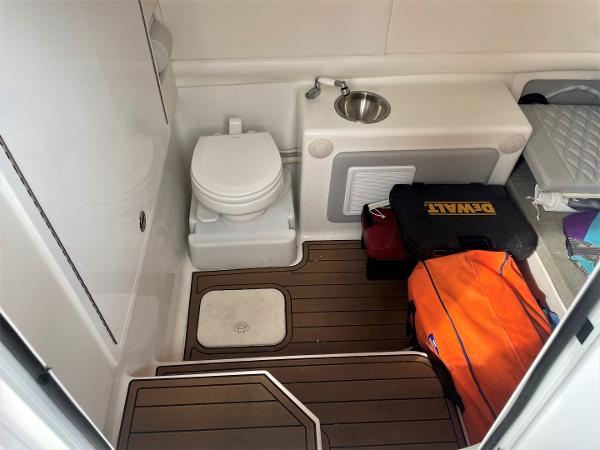 2020 Front Runner 39 Center Console - 51