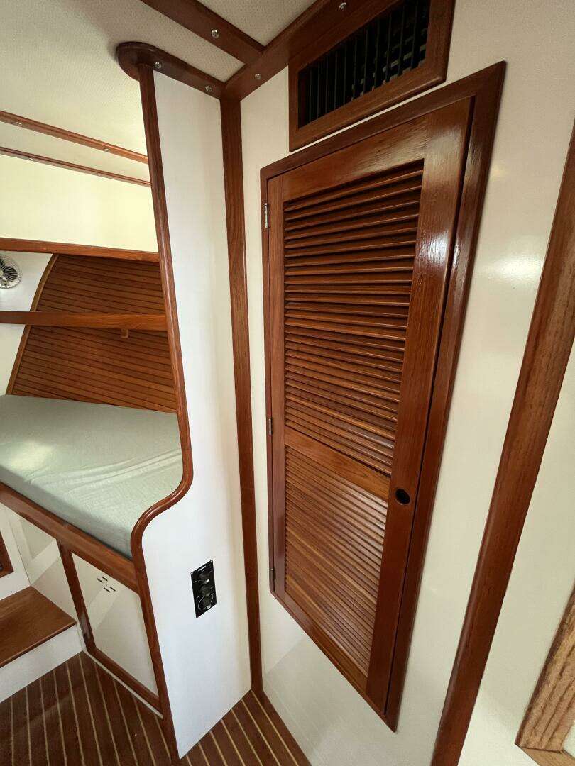 1986 Wilbur Flybridge Cruiser - Image 24