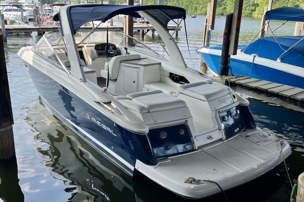 2011 Regal 2750 Cuddy - 6