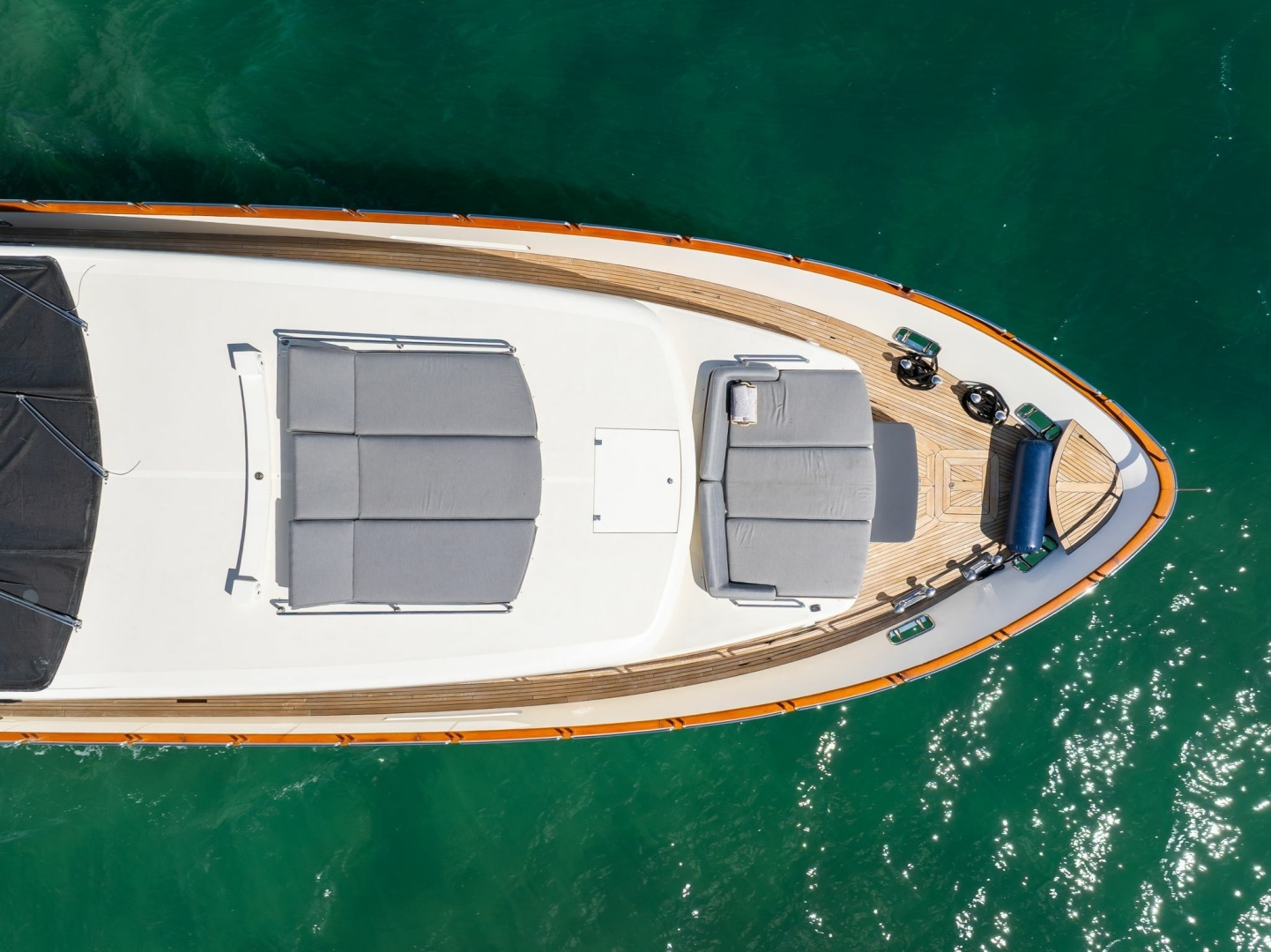 2005 Azimut 105 - Image 33