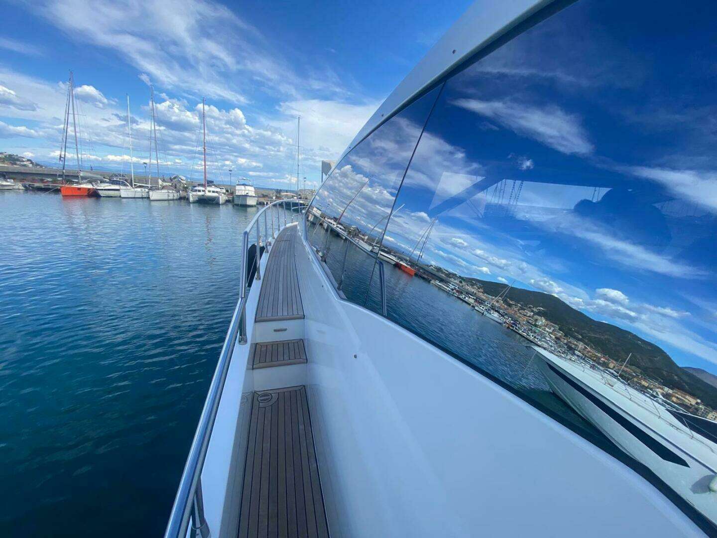 2016 Azimut 77S - Image 14