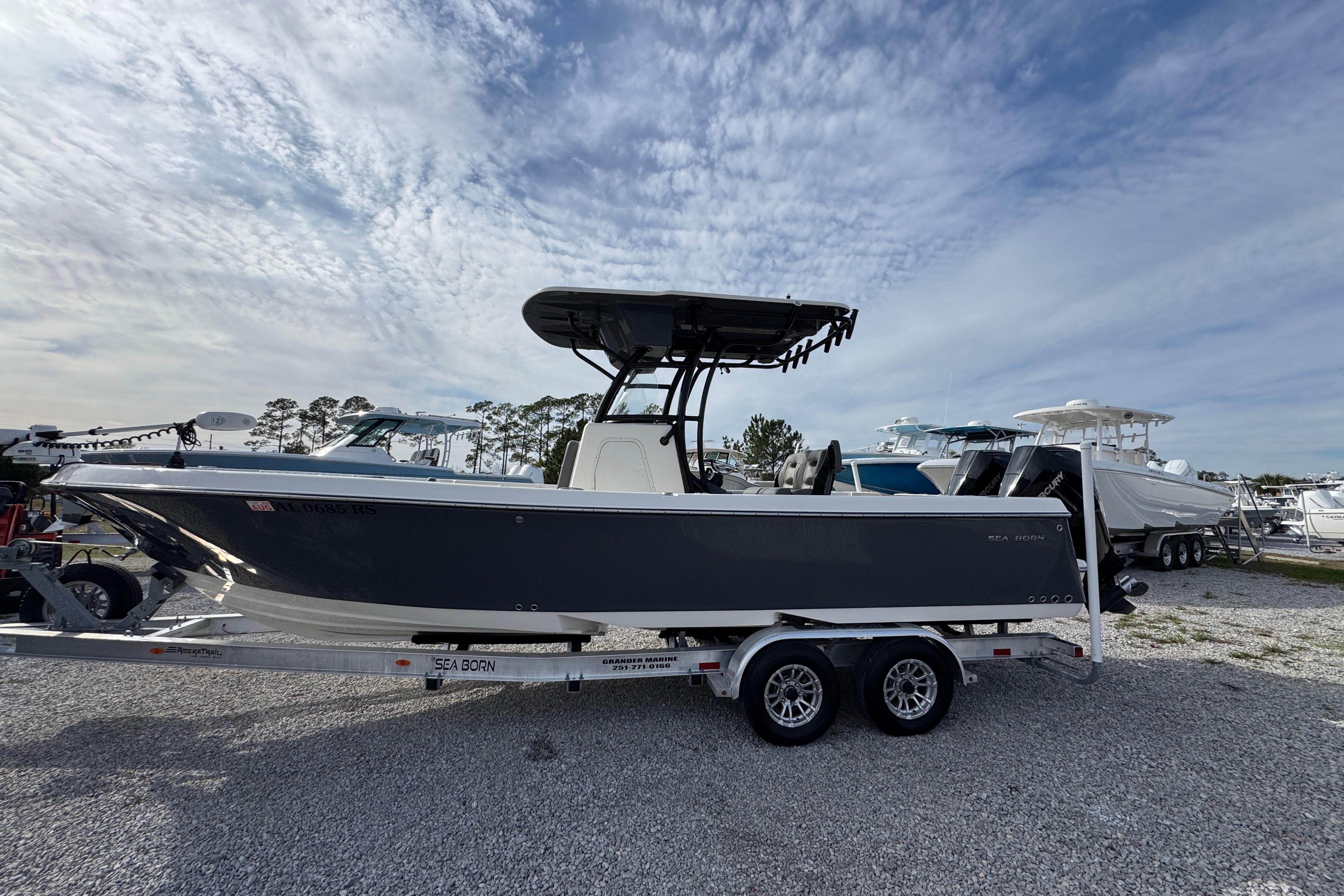 2021 Sea Born LX26 Center Console