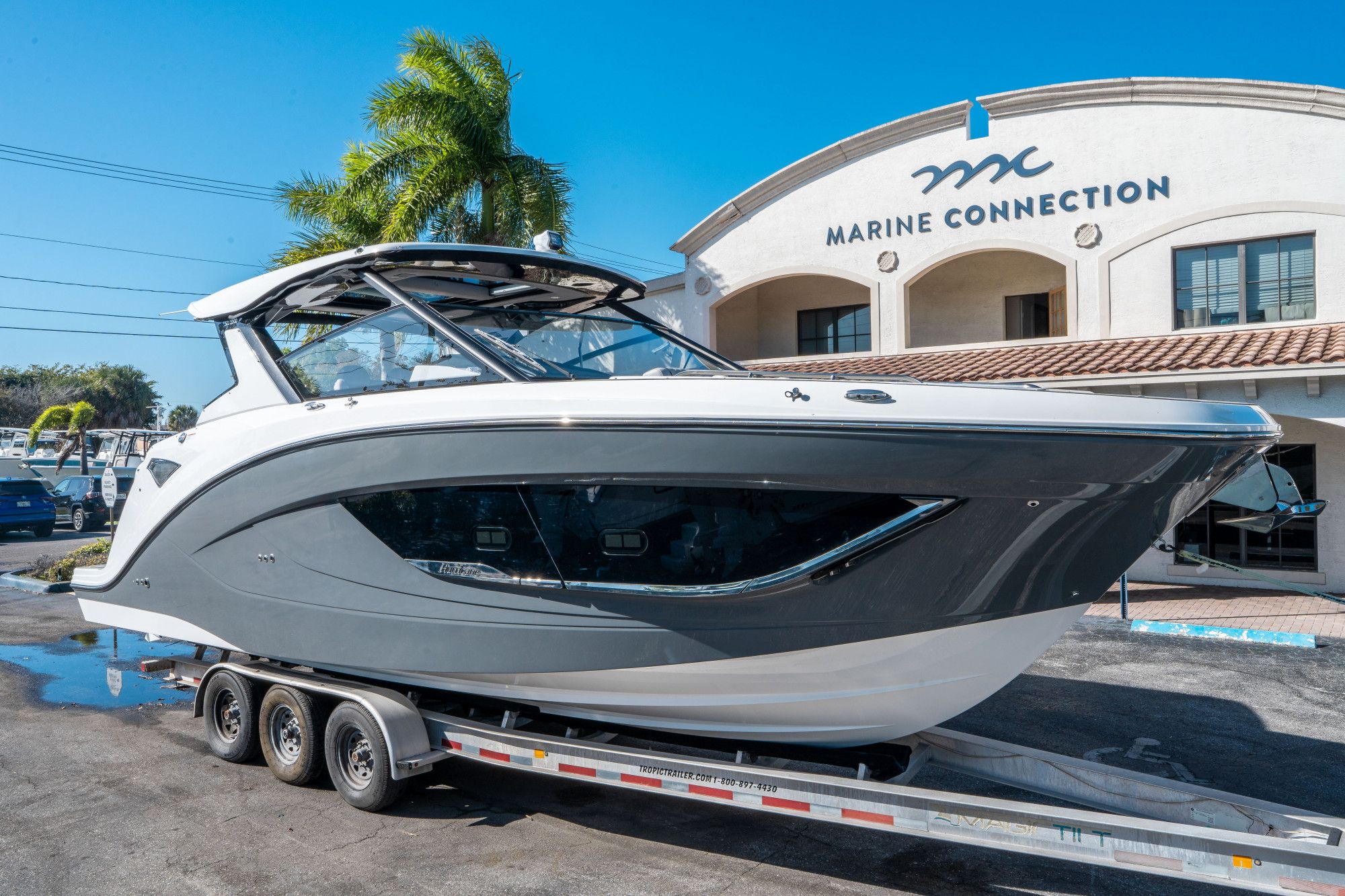 2026 Hurricane SunDeck 3200 OB - 8
