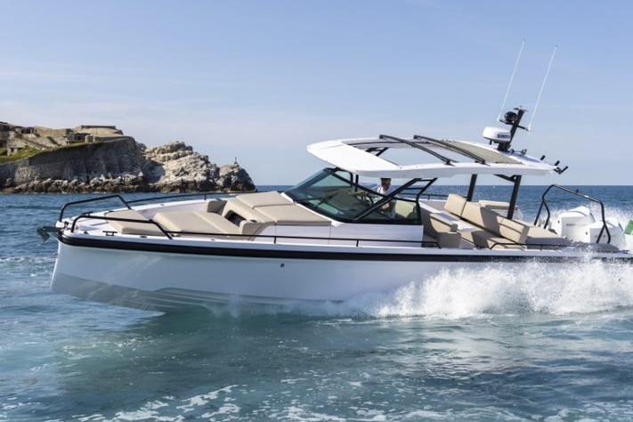 2027 Axopar 37 Sun-Top