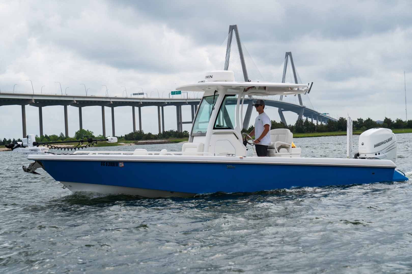 2020 Everglades 253CC - Image 15