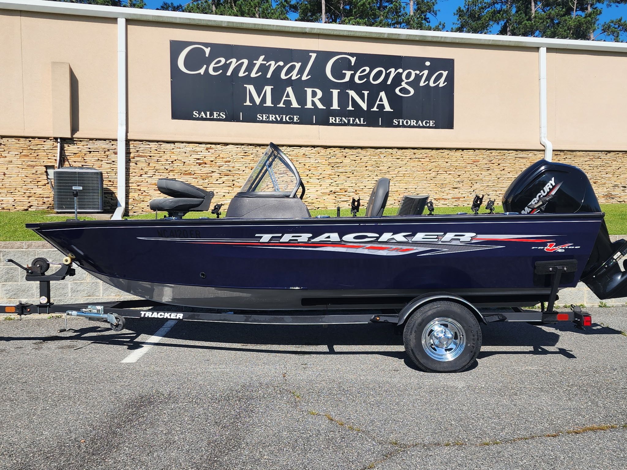 2022 Tracker Pro Guide V-16 SC - 2