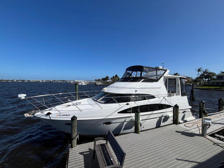 2000 Carver 396 Motor Yacht