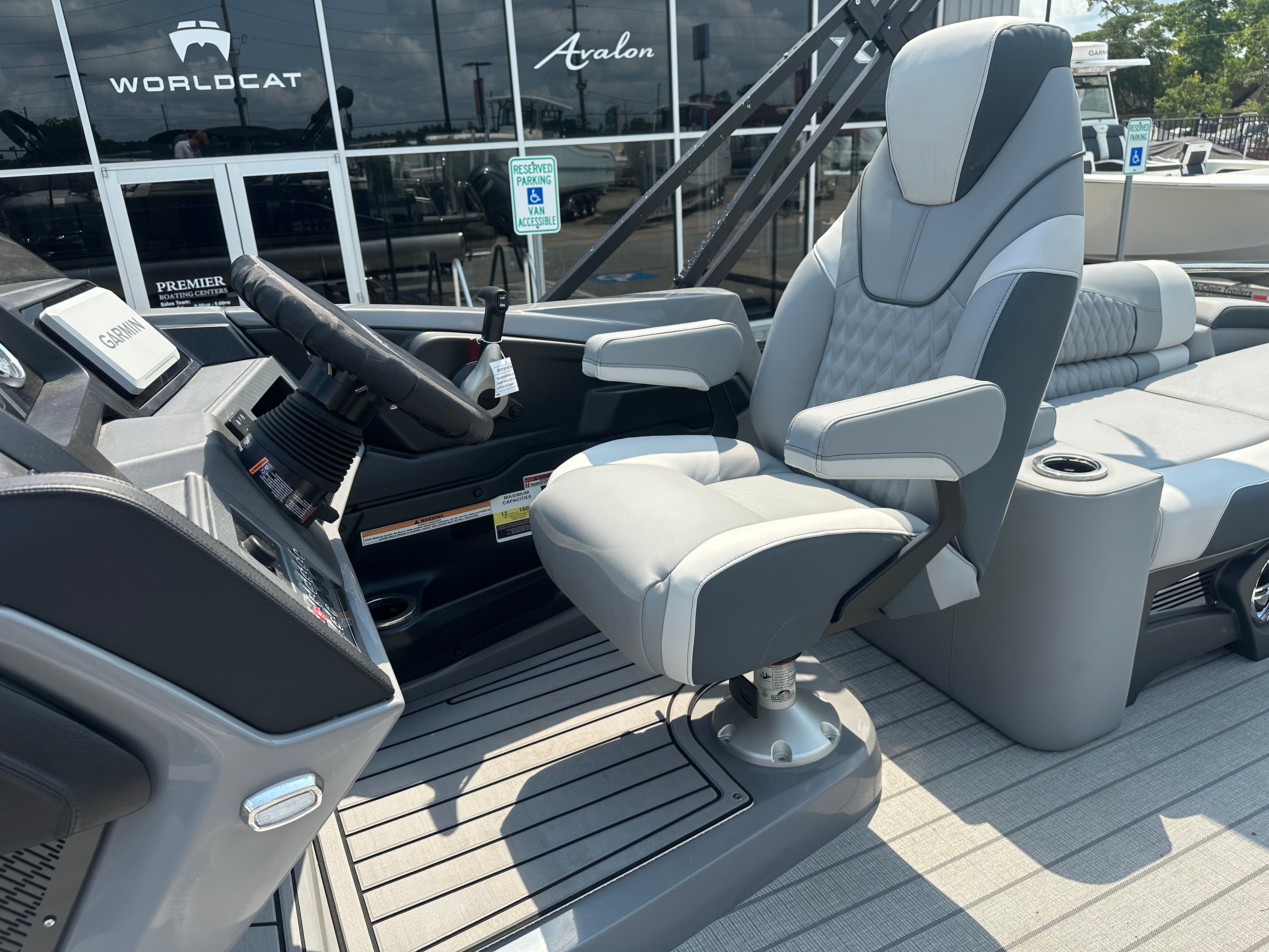 2025 Avalon Catalina Quad Lounge Shift - 23' - 26