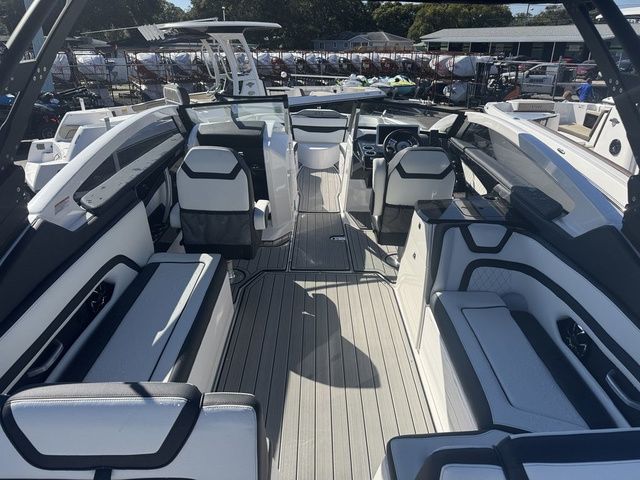 2025 Yamaha Boats 275SE - 6