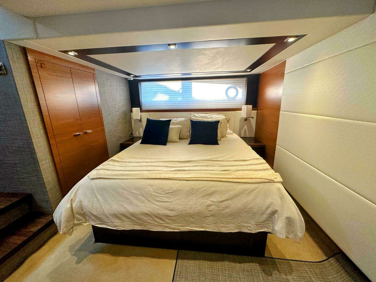 2014 Tiara Yachts 50 Coupe - Image 29