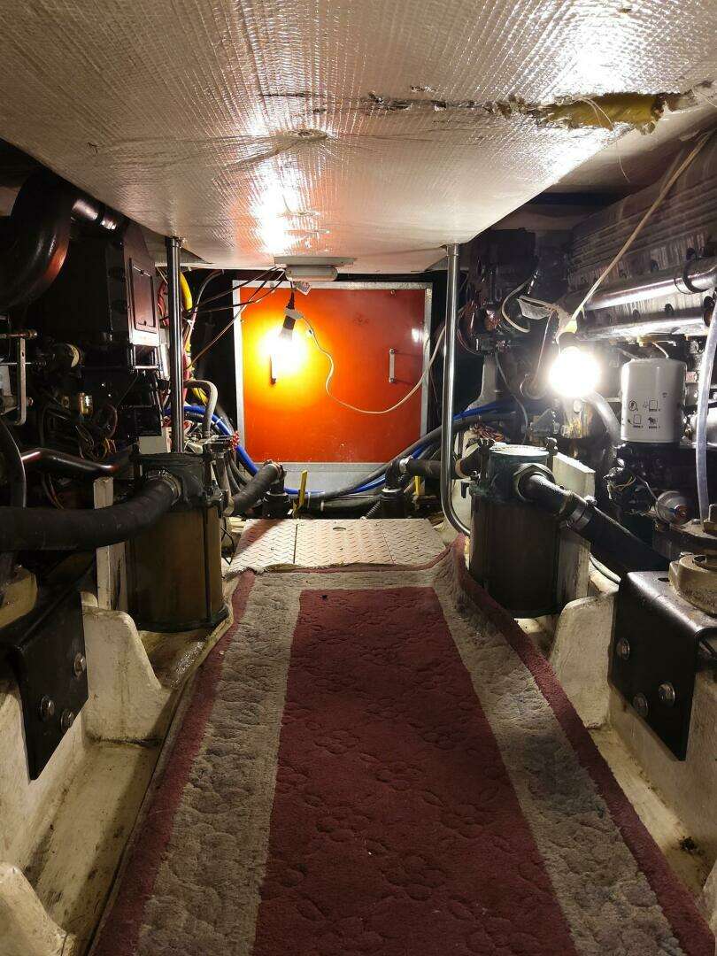 1991 Bayliner 4588 Pilothouse Motoryacht - Image 12