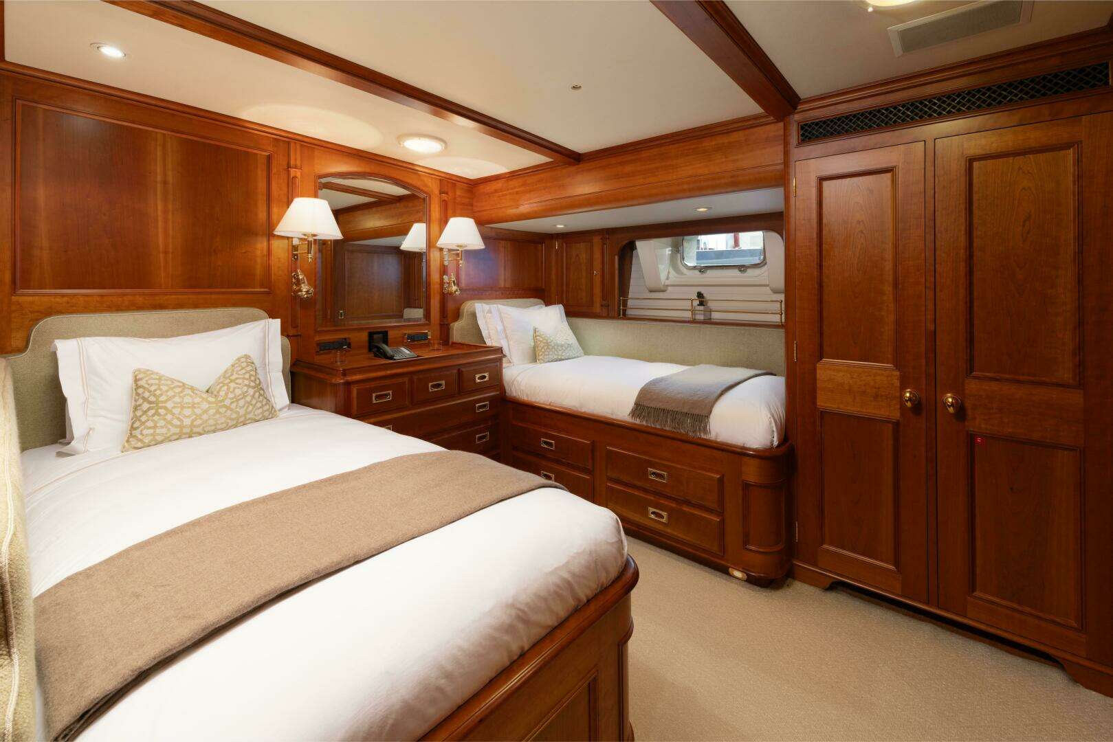 2001 Vitters Aft Cockpit - Image 14