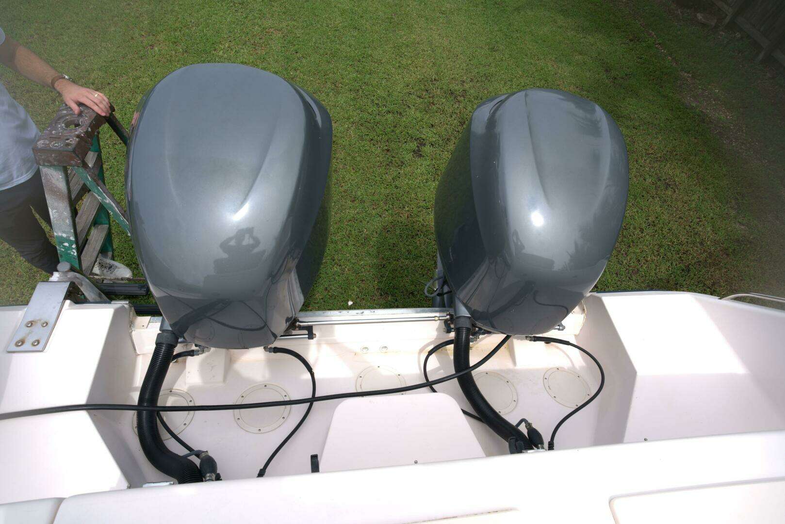 2007 Grady-White Express 330 - Image 3