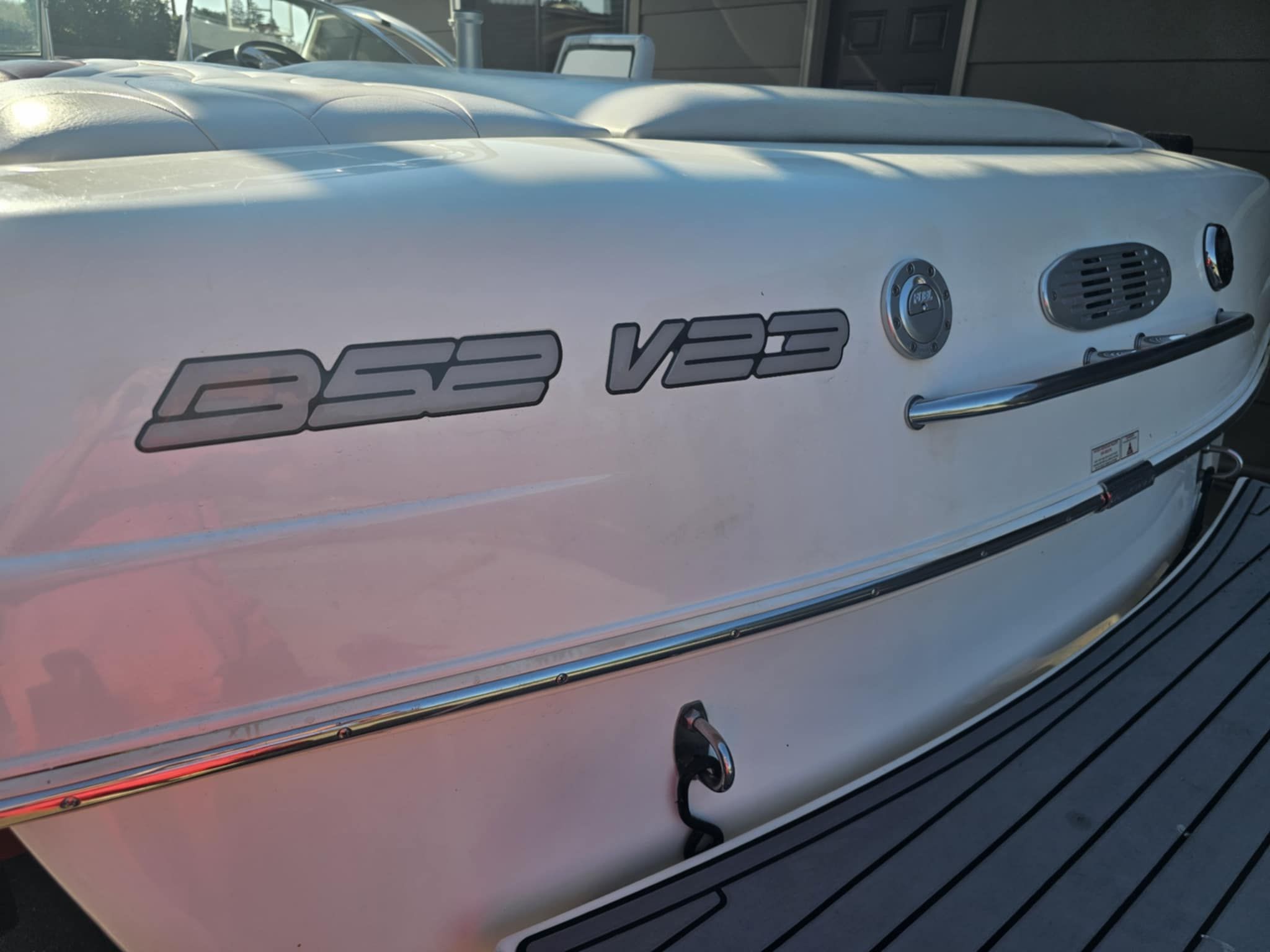 MB PIGPR 2006 boat with 352 V23 lettering.