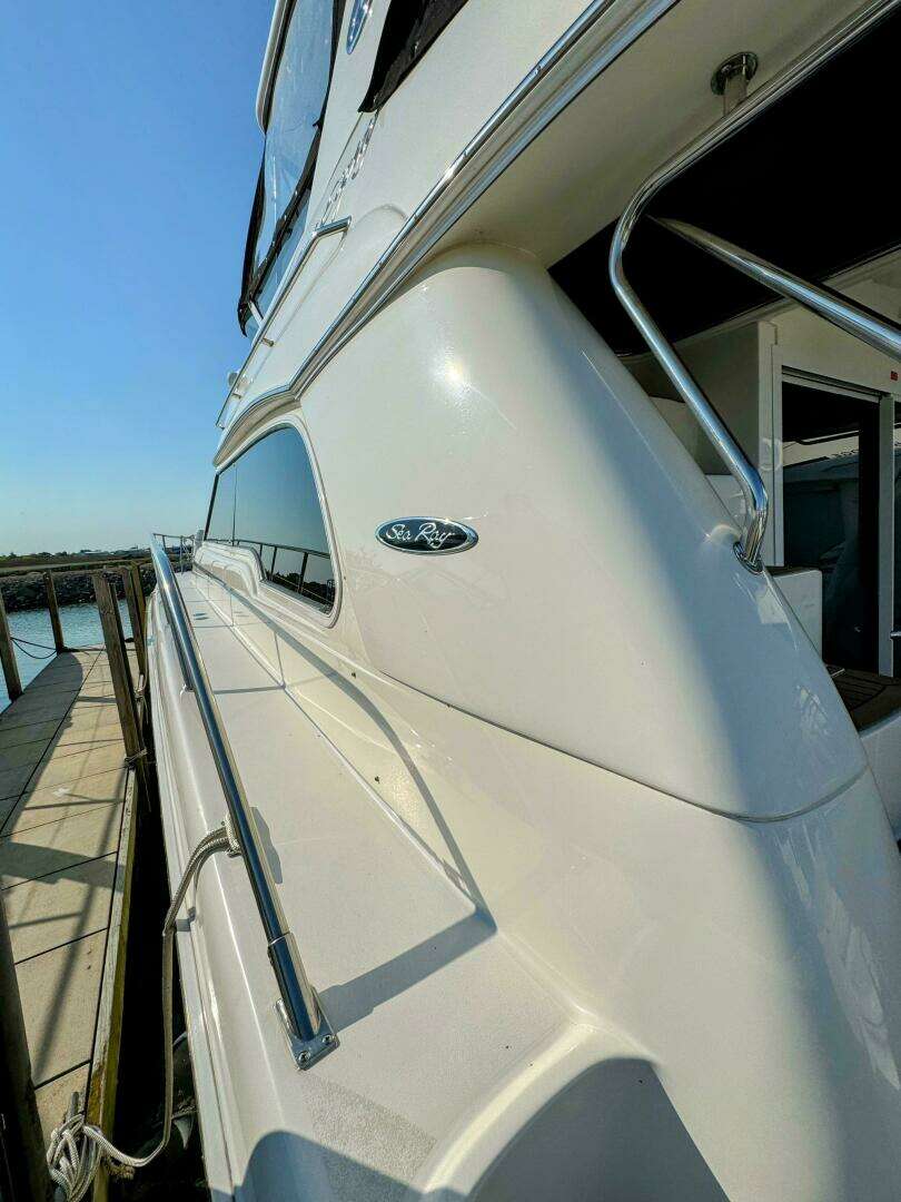 1998 Sea Ray 480 Sedan Bridge - Image 8