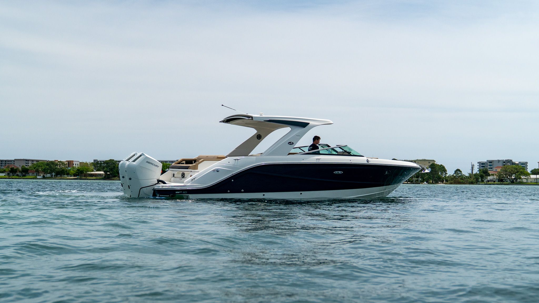 2026 Sea Ray SLX 310 Outboard