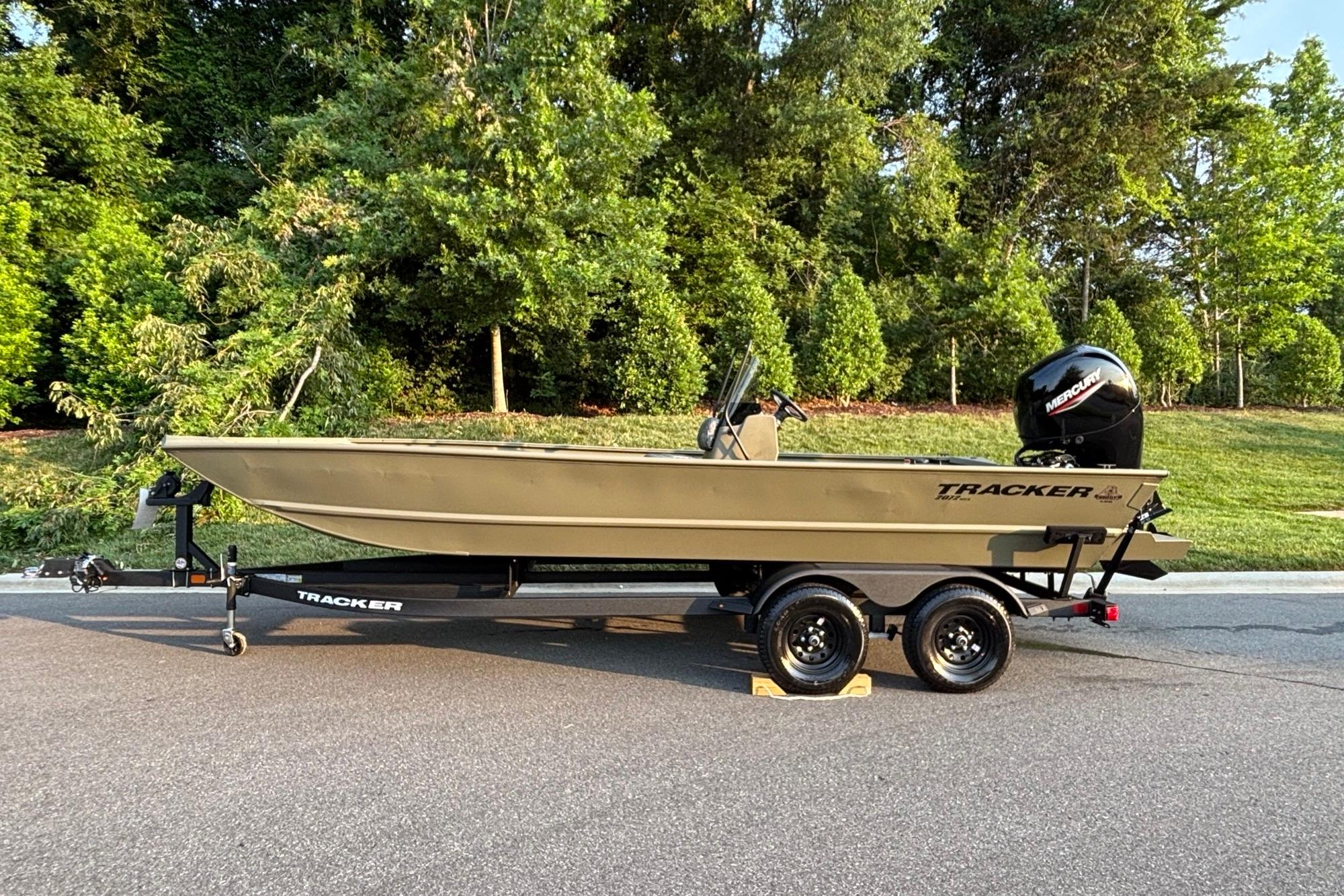 2026 Tracker Grizzly 2072 CC