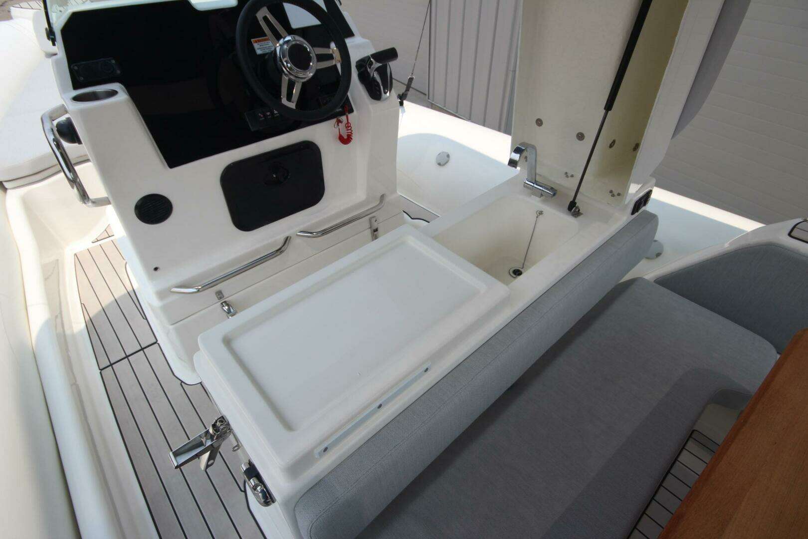 2024 Zodiac Medline 7.5 NEO - Image 19