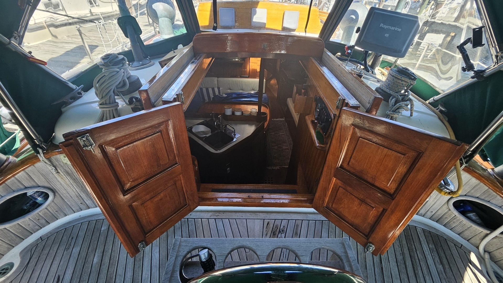 1985 Hans Christian 33T - Image 45