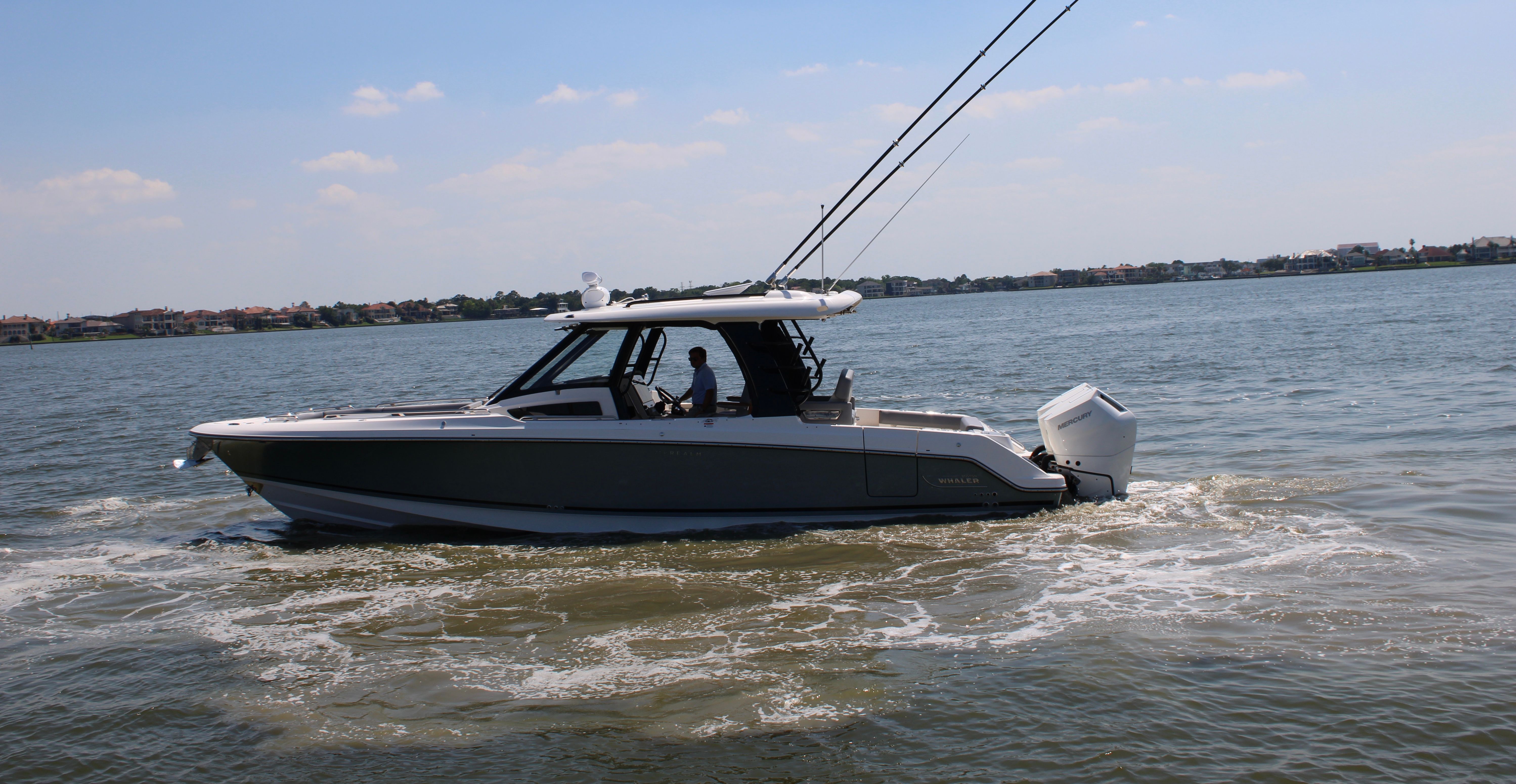 2026 Boston Whaler 350 Realm