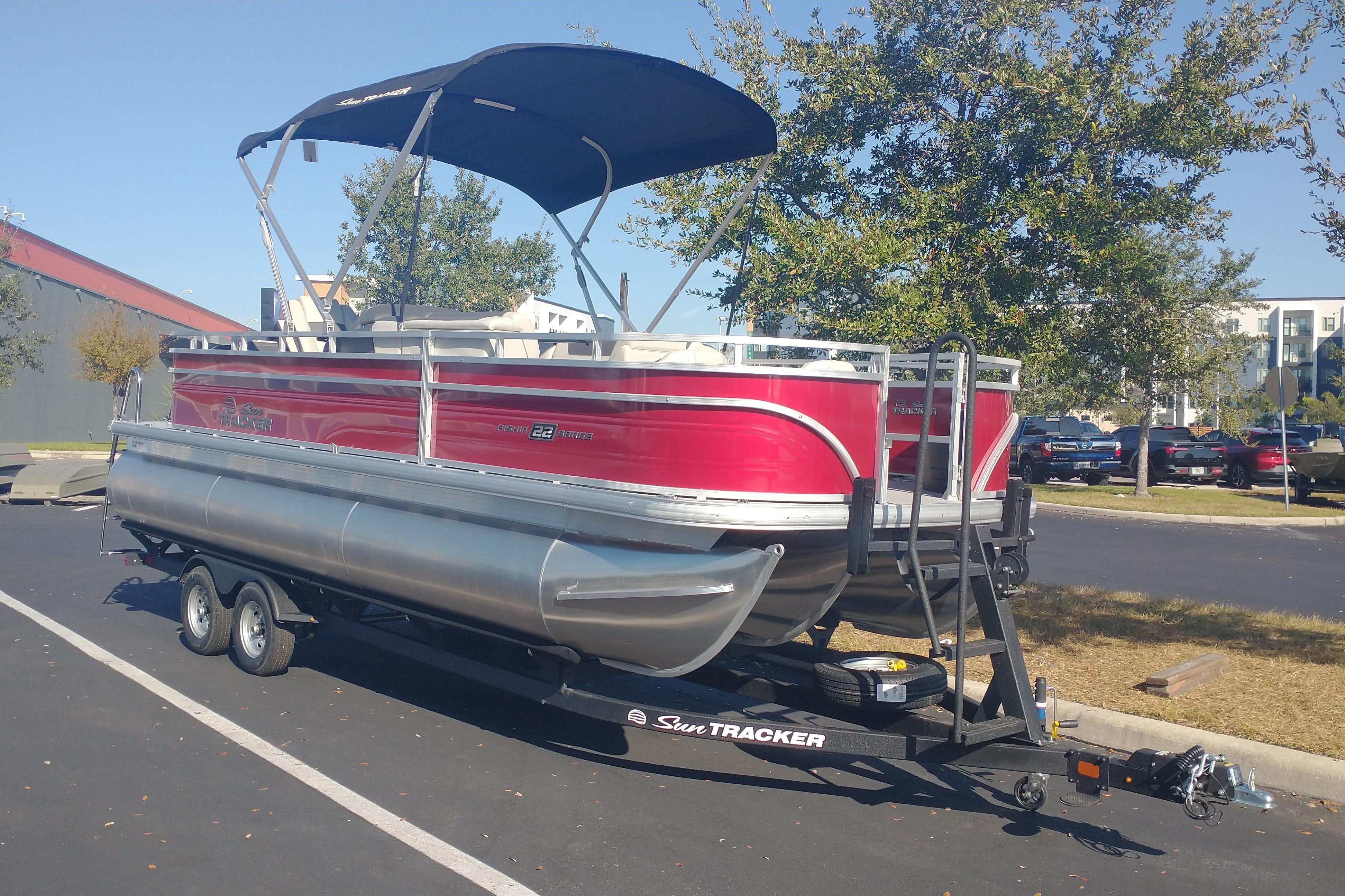 2026 Sun Tracker Fishin' Barge 22 XP3