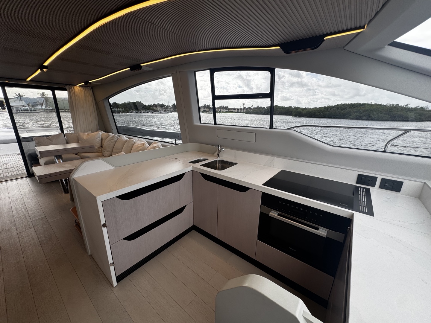 2026 Azimut S7 - Image 21