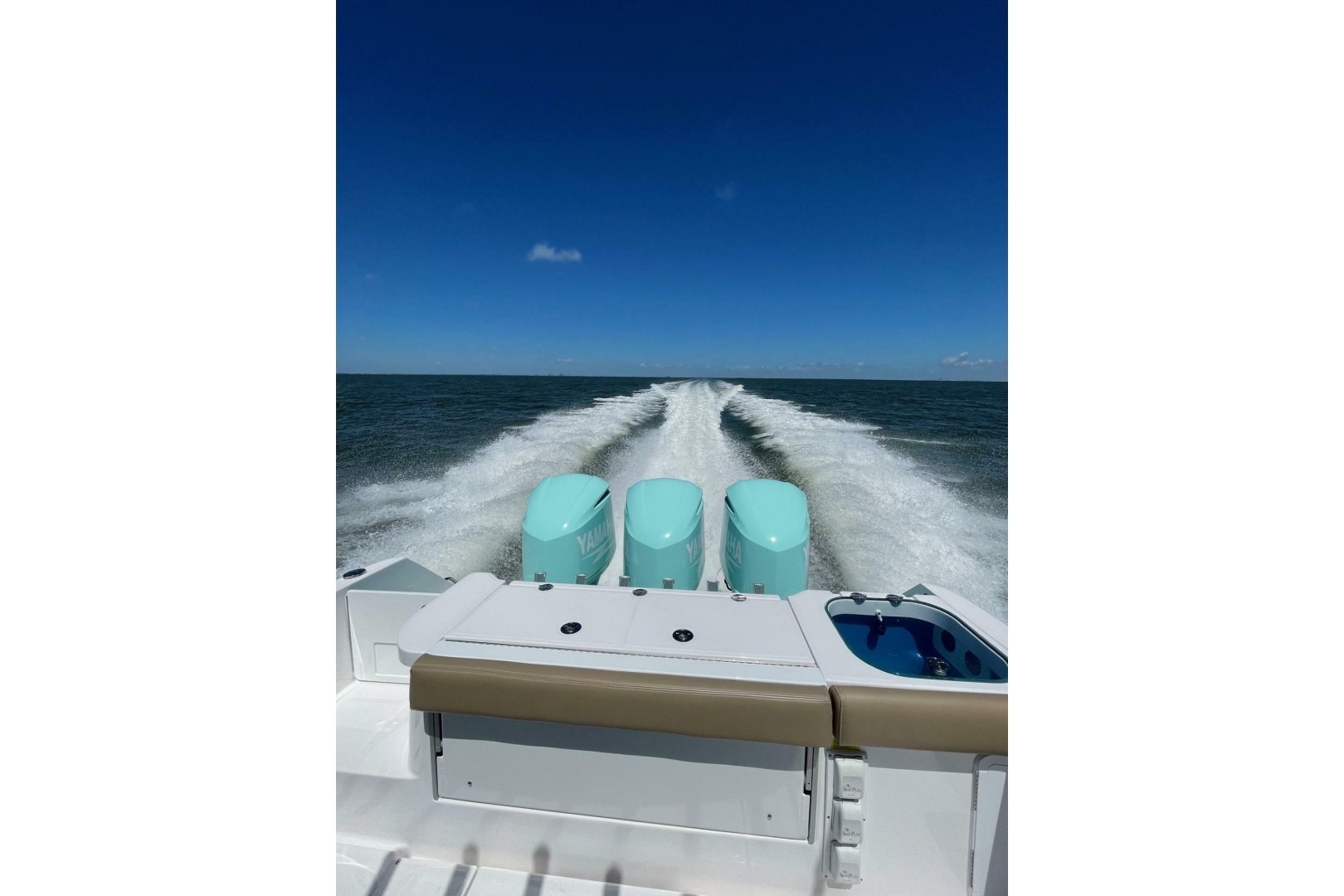 2021 Everglades 365 Center Console - Image 17