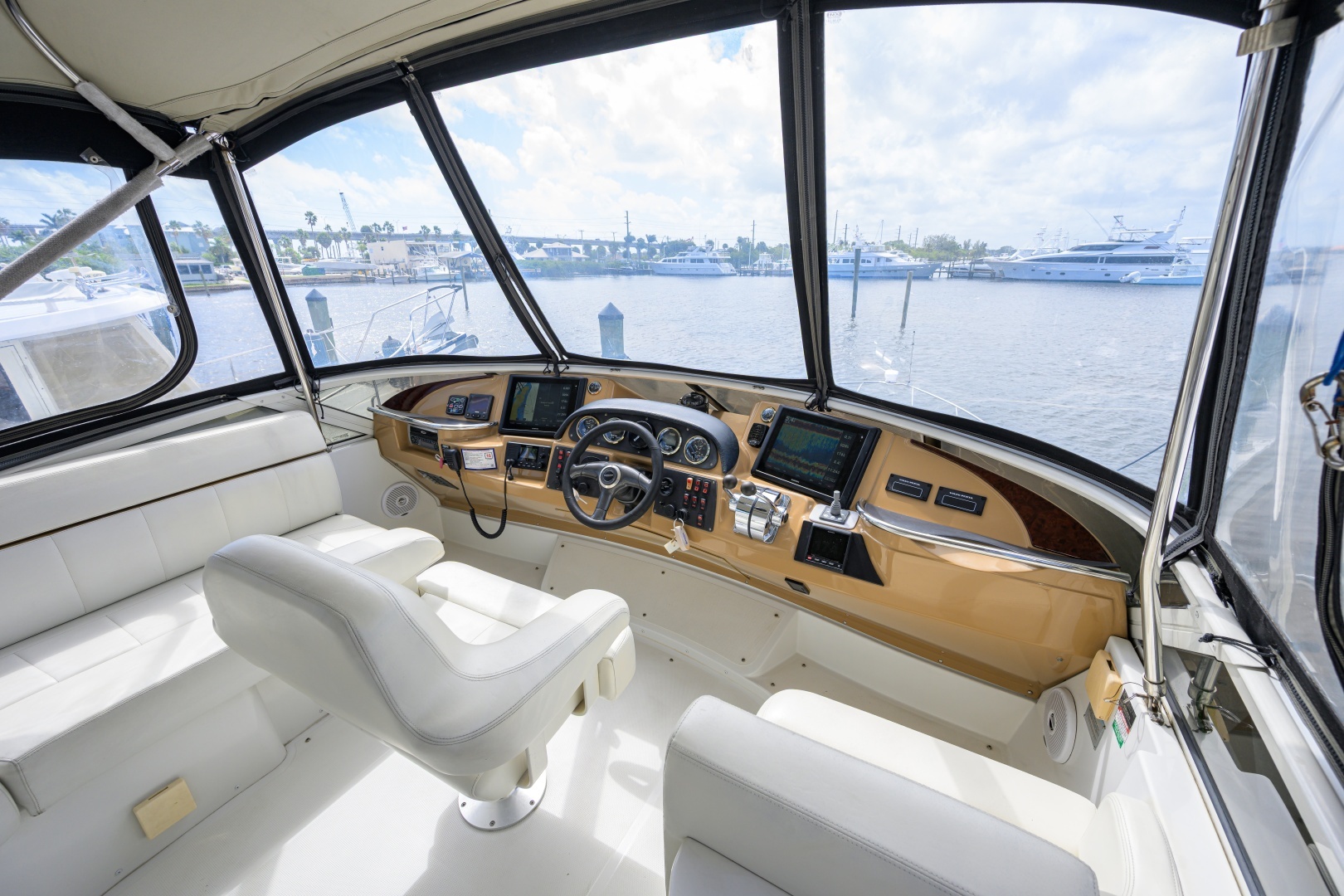 2003 Carver 444 - Image 28