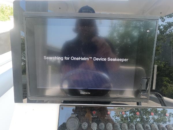 Garmin display on 2011 Sea Hunt Gamefish 29 searching for OneHelm Device Seakeeper.