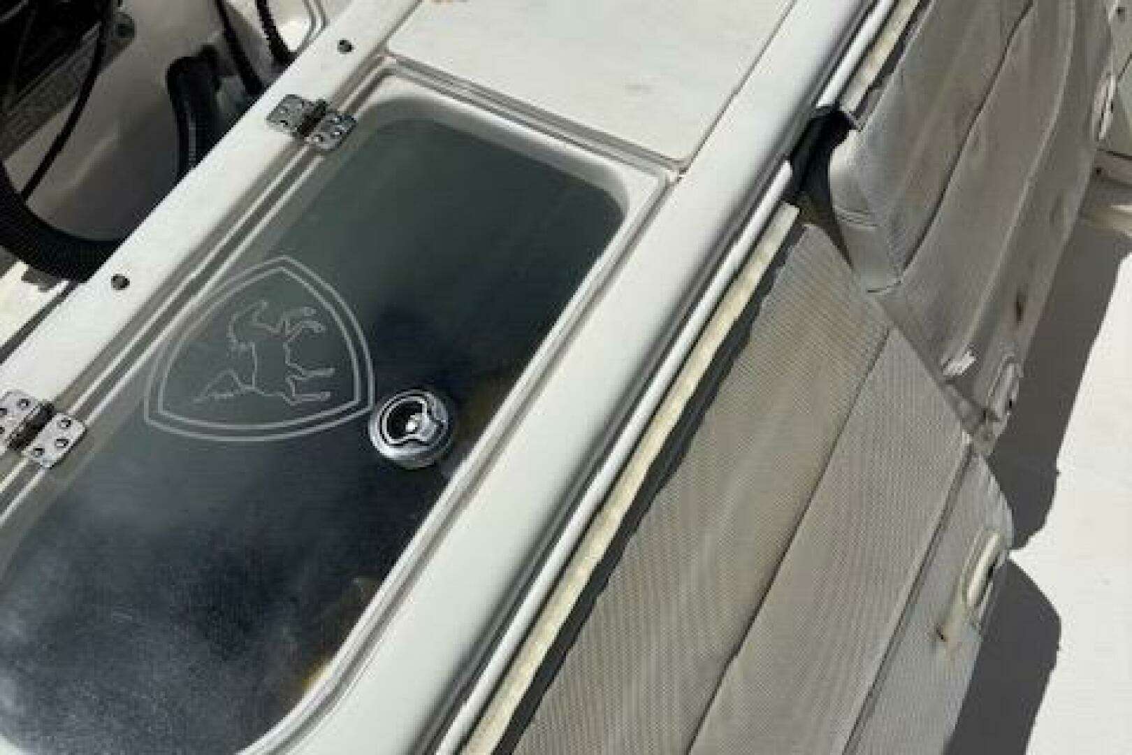 2018 Century 2600 Center Console - Image 35